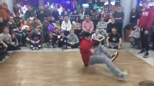 Bboy Lexx.Судейский выход. г.Курск.Отбор на Битву стилей смотреть онлайн