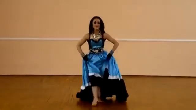 Цыганский танец в исполнении красивой цыганки смотреть онлайн