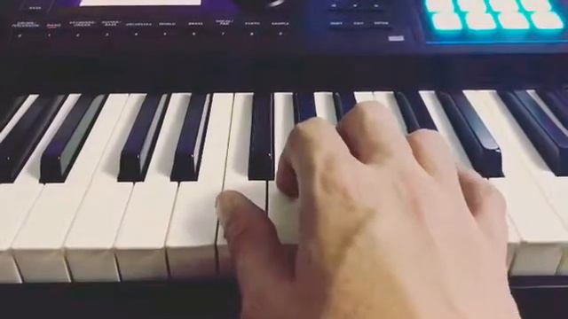 Soundtrack '80 Style Song смотреть онлайн