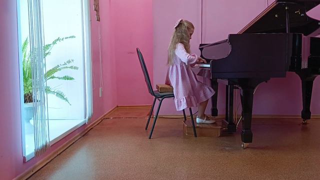 Н. Любарский "Курочка" - Тужилкина Полина смотреть онлайн
