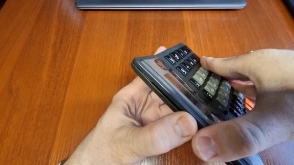 Ремонт калькулятора и замена батарейки.