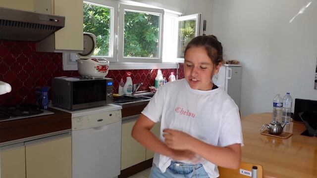 KATY DEMANDE Une CHOSE HORRIBLE à LILY ROSE !