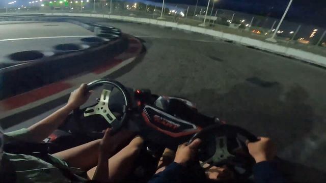 Двухместный карт мощностью 9л/с. Добро пожаловать на Картинг на Сочи Автодроме! смотреть онлайн