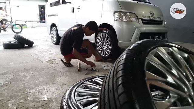 Daihatsu Granmax use R17 Lexus ? Lebar 7 et.40 ban 205/45 смотреть онлайн