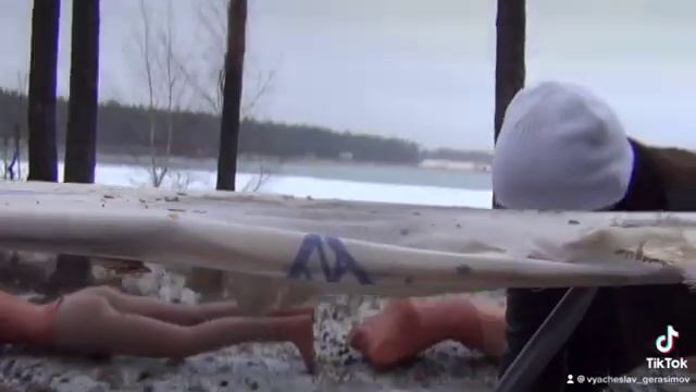 Взорвали здоровенную тыкву