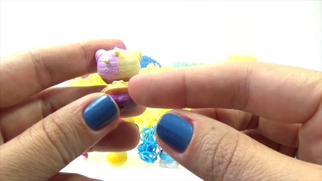 Сюрпризы из шарикового пластилина с игрушками смотреть онлайн