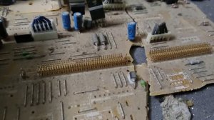 Разбор телевизора Philips. Нашел золото.