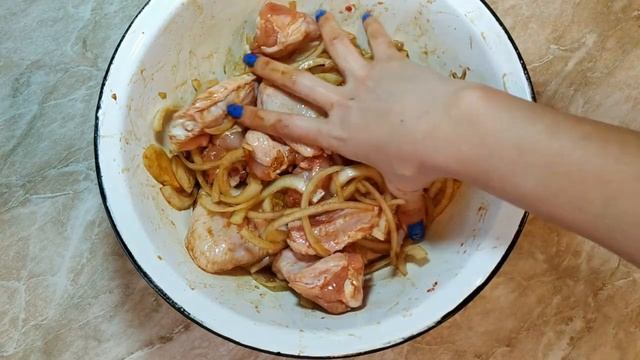 Крылышки в духовке / легкий маринад / духовка с функцией гриль смотреть онлайн