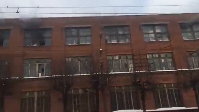 Пожар на заводе холодильников в Смоленске смотреть онлайн