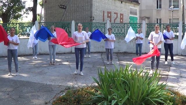 Флешмоб День Российского флага г Обоянь смотреть онлайн