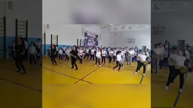 а.Уллуби-Юрт Флешмоб «Ведущие за собой » смотреть онлайн