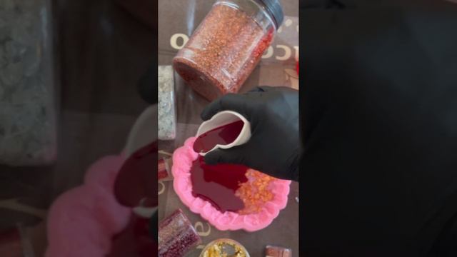 Создание подарка для любимых из эпоксидной смолы)))День влюбленных на пороге))) смотреть онлайн