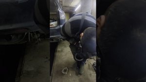 Lexus RX300 замена задних амортизаторов и пружин, интересный случай!