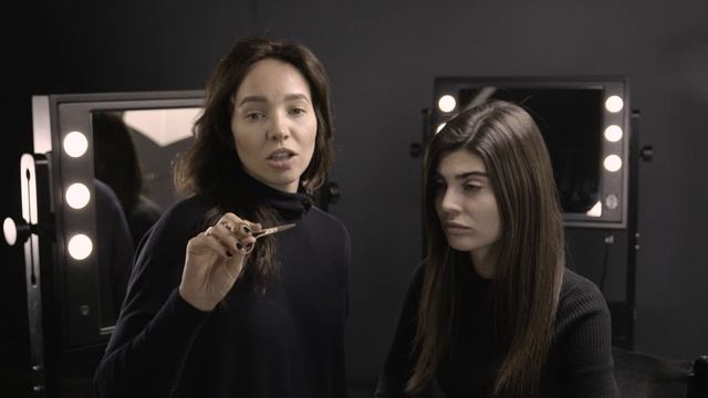 NUMBER ONE Eyebrow Scissors смотреть онлайн