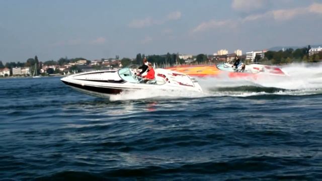 Formula 271 Fastech Mercury Racing 525 EFI - iboats.com смотреть онлайн