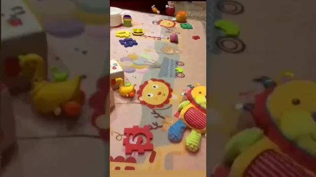 Коврик напольный для малышей для ползания и игр "звери на воздушных шарах" смотреть онлайн