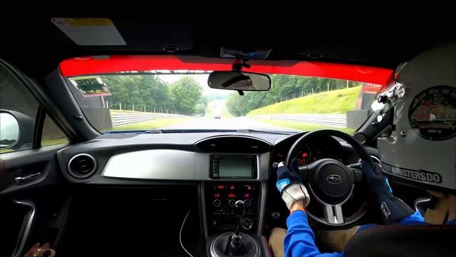 Brands Hatch GP - Subaru BRZ chasing Toyota GT86 смотреть онлайн