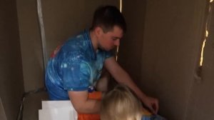 УКРАШАЕМ КАРТОННЫЙ ДОМ ДЛЯ ЖИВОТНЫХ | КОТЫ ВЫБРАЛИ КОМНАТЫ