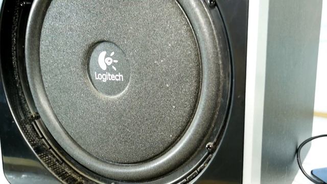 Look inside Logitech Z4 2.1 speaker system - What's Inside? смотреть онлайн