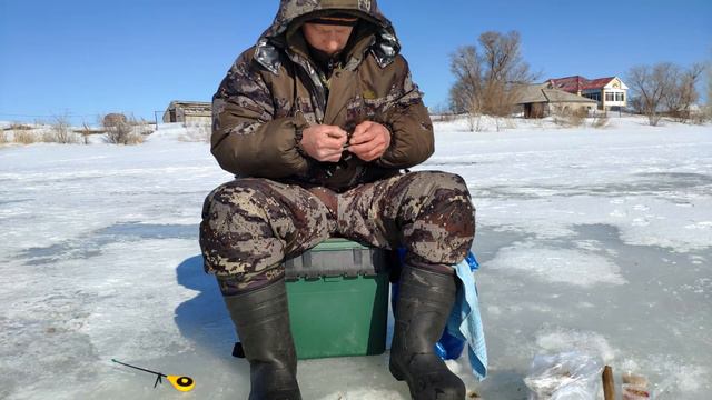 Последний выезд на ЛЕД!!!!Рыбалка в 2020 году! #рыбалка2020 #рыбалка_весной смотреть онлайн