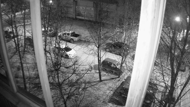 Видео с IP камеры RVi-IPC43-PRO (2.7-12 мм) ночь