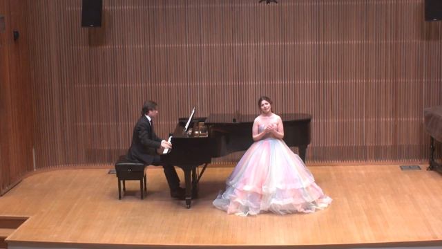 Senior Recital, Emily Mandell, soprano, Oberlin College & Conservatory смотреть онлайн