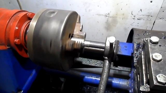 Коробка передач на самодельном токарнике - и нарезание резьб леркой. смотреть онлайн