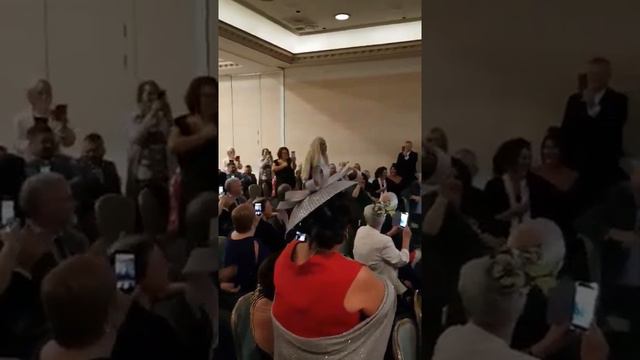 Alexis McQueen, Drag Queen interupts Wedding Ceremony with It Should've Been Me смотреть онлайн