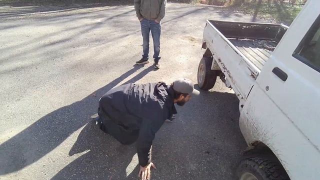 Mini-Truck (SE06 E06) Stock Hijet VS SUPERCHARGED race. Will the 5 speed fit? And some lunch. смотреть онлайн