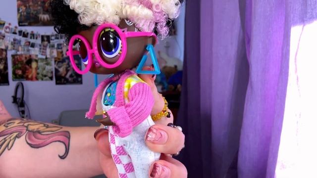 Распаковка LoL surprise TWEENS |любительница роликов смотреть онлайн