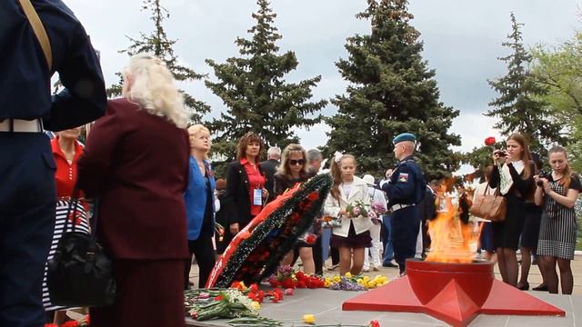 Памятные мероприятия у "Мемориала Неизвестному солдату" в городе Камышин 9.05.2017. смотреть онлайн