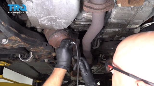 How to Replace Bank 1 Downstream O2 Sensor 2011-2019 Ford Explorer смотреть онлайн
