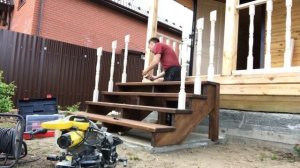 Крыльцо к дому своими руками из дерева..