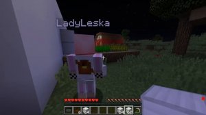 ?СКРОМНИК Преследует Нас в Майнкрафте! Нубик Кубик и Леска Спасаются от Него!