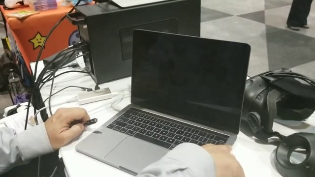 EGPU with Nvidia GTX 1070 on 13 inch Late 2016 MacBook Pro with Touchbar. смотреть онлайн