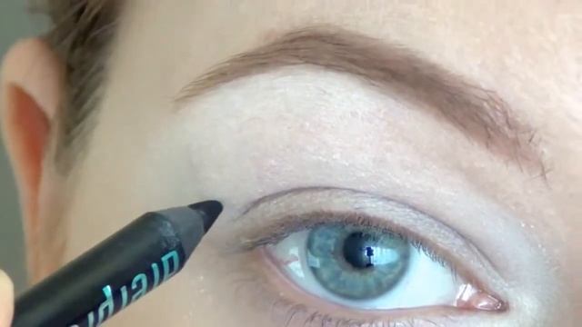 Праздничный макияж глаз «Бабетта» в карандашной технике смотреть онлайн