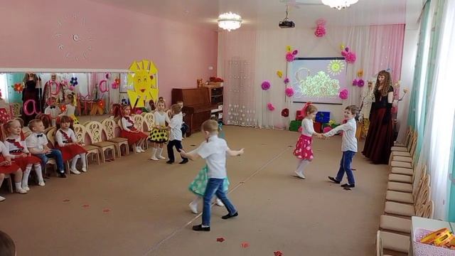 Танцевальная композиция "Мальчик с пальчик девочка с мизинчик" смотреть онлайн