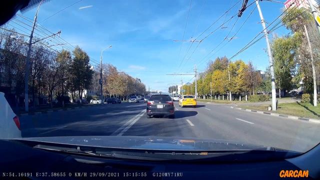 В Туле на проспекте Ленина водитель «Хонды» грубо нарушил ПДД смотреть онлайн