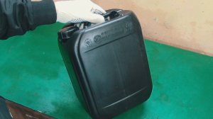 Крутая самоделка из пластиковой канистры.