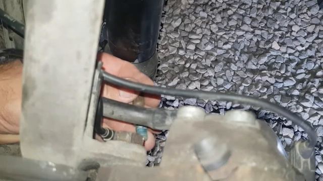 Replace speed sensor /zamjena senzora ABS a смотреть онлайн