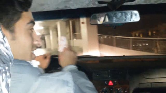 Стоянка возле Централный Универцалпый Магазин(ЦУМ) смотреть онлайн