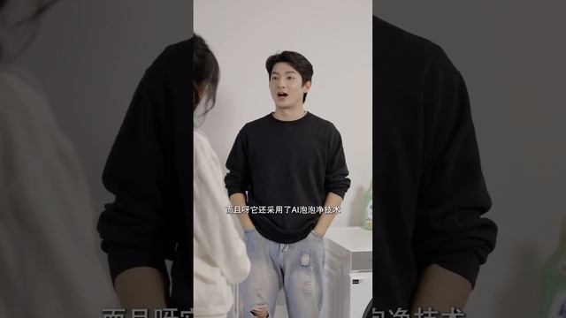 爸爸為女兒辦升學宴慶祝，沒想到遭到親戚的冷嘲熱諷，爸爸霸氣回懟這親戚不做也罷！ 【邱秋QiuQiu】 смотреть онлайн