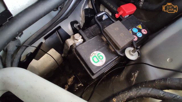 MERCEDES E W211 [2002-2009] OBD diagnostic port, fuses box location and Battery. Where? смотреть онлайн
