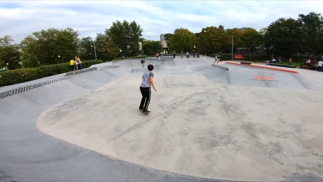 Самый ОПАСНЫЙ волрайд в скейт парке VANS! смотреть онлайн