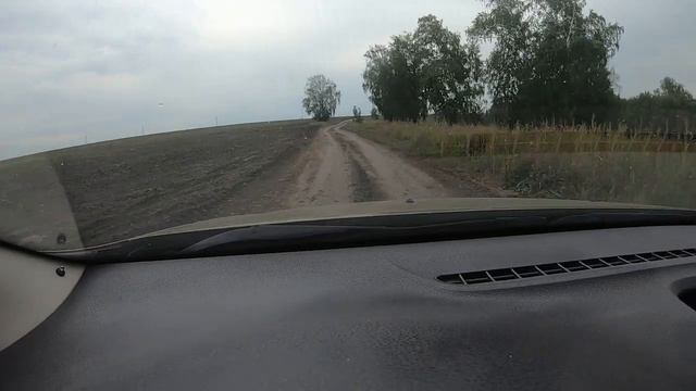 Рено Сандеро Степвей 2 по грунтовой дороге справа небольшой стук - разберёмся.... 28.08.2023 г. смотреть онлайн