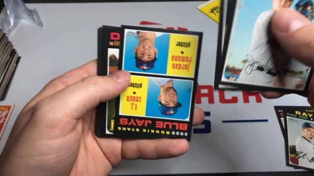 2020 TOPPS HERITAGE RETAIL VARIETY PACK!! THE HUNT FOR SHORT PRINTS!! смотреть онлайн