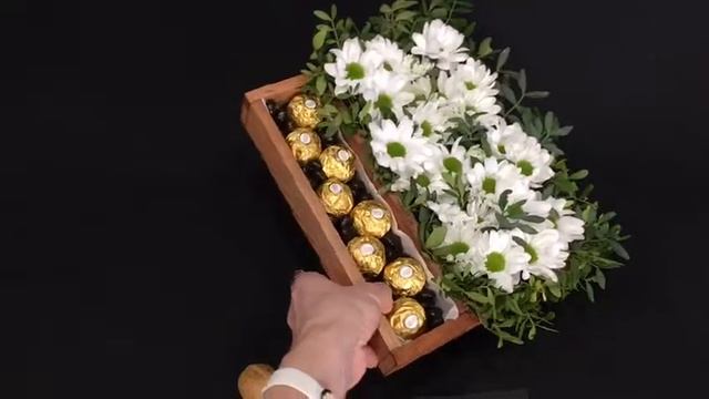 Подарочный бокс «Ferrero Roche» смотреть онлайн