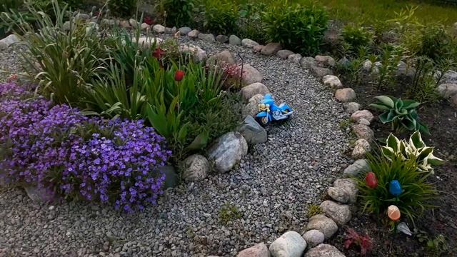 Цветник из камней. Мой весенний сад смотреть онлайн