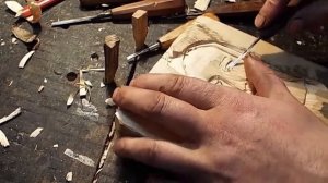 Оригинальная резьба по дереву.От дяде робота