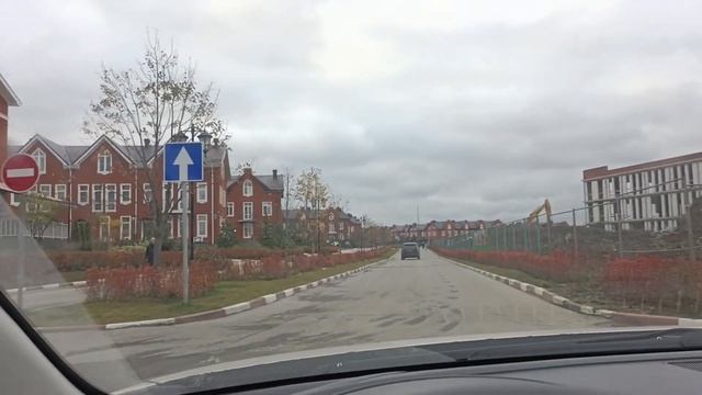 Взял в работу 2 коттеджа, заехал в Сколково на объект, работа кипит электрика, сантехника, отделка? смотреть онлайн